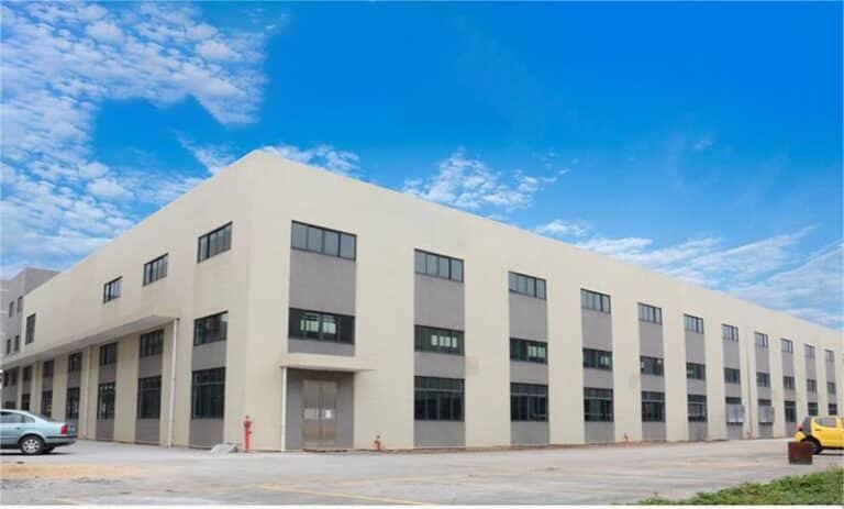 Exterior do prédio da sede da Crowns Machinery