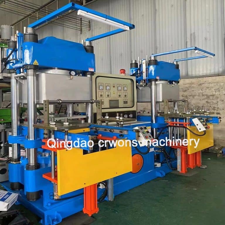 Prensa de vulcanização de saco de água avançada da Crowns Machinery, adequada para produtos de borracha de grandes dimensões, como correias para trabalhos pesados.