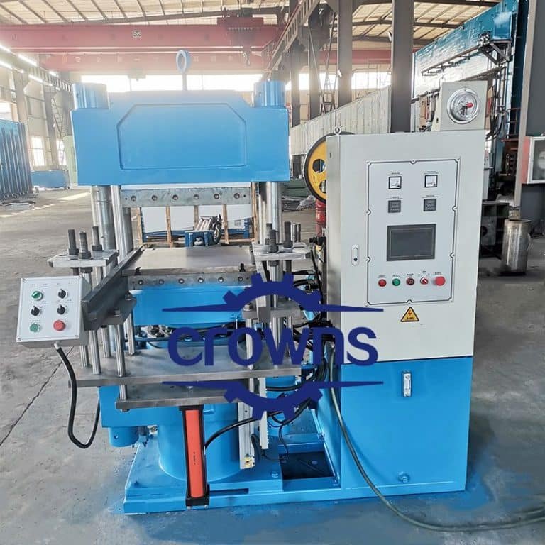 As máquinas de vulcanização da Crowns Machinery em ação, uma ferramenta fundamental para melhorar a qualidade e a durabilidade dos produtos industriais de borracha